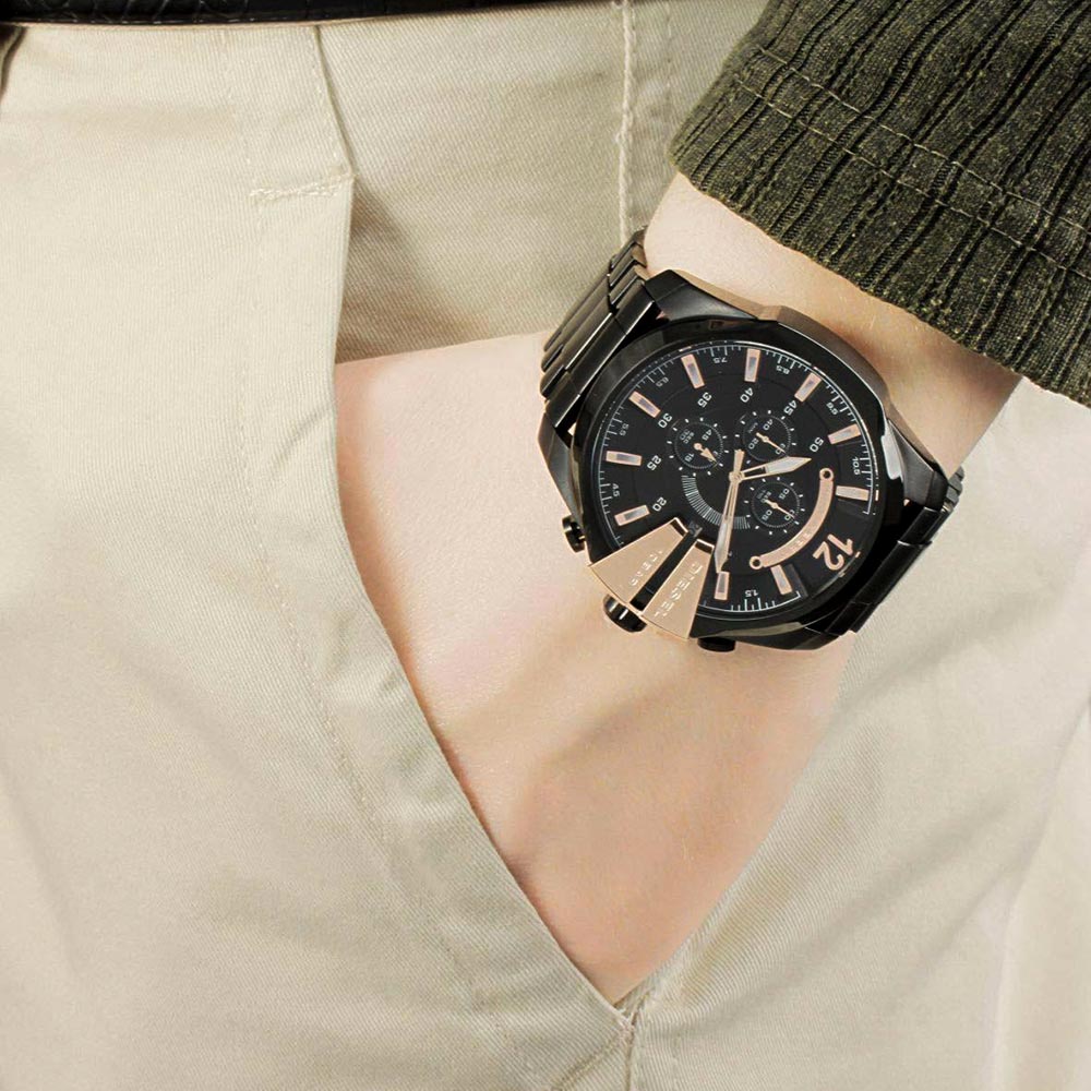 Diesel Mega Chief DZ4309 316L black ion-plated stainless steel 10ATM (100m) water resistant Japan movements with a chronograph and date function