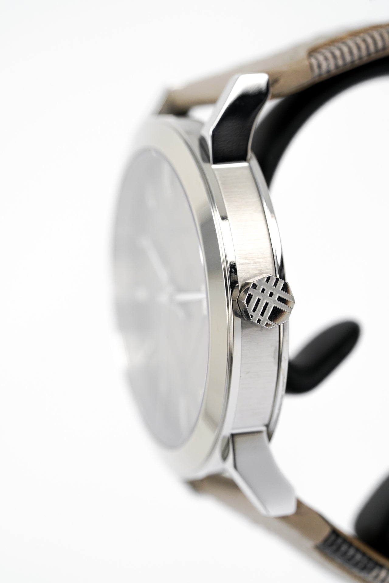 Burberry Women’s Swiss Made Leather Strap Beige Dial  Women's Watch BU9021 - Kiwi Watches #3